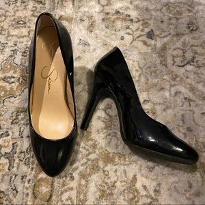 Jessica Simpson 👠 4.5” black patent pumps